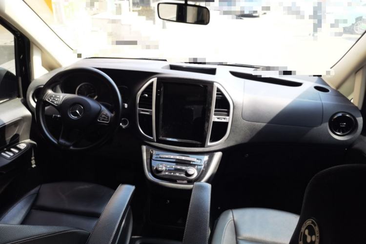 Used Mercedes-Benz Vito 2021 2.0T Elite Version 7 Seats Center Console