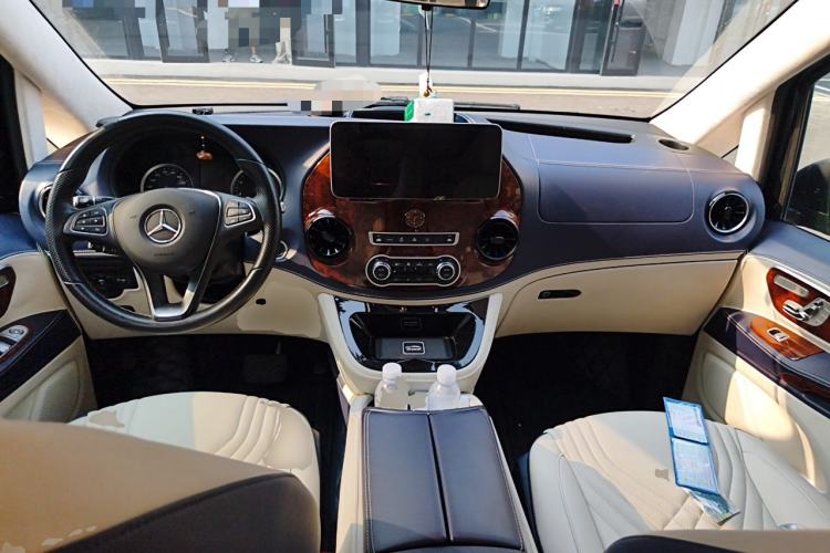 Used Mercedes-Benz Vito  Center Console