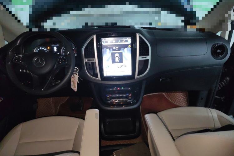 Used Mercedes-Benz Vito 2021 2.0T Elite Version 9 Seats Center Console