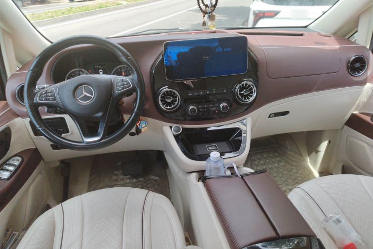 Used Mercedes-Benz Vito 2021 2.0T Business Version 7 Seats Center Console