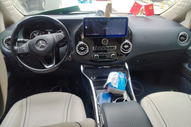 Used Mercedes-Benz Vito 2021 2.0T Business Version 7 Seats Center Console