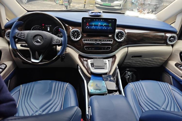Used Mercedes-Benz Vito 2021 2.0T Business Version 7 Seats Center Console