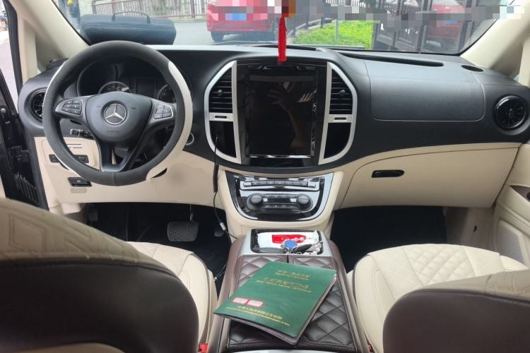 Used Mercedes-Benz Vito  Center Console