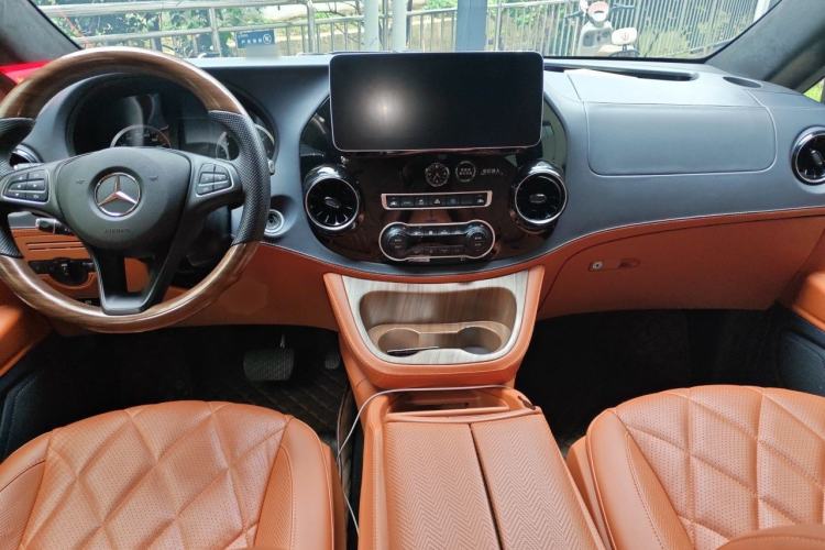 Used Mercedes-Benz Vito 2021 2.0T Business Version 8 Seats Center Console