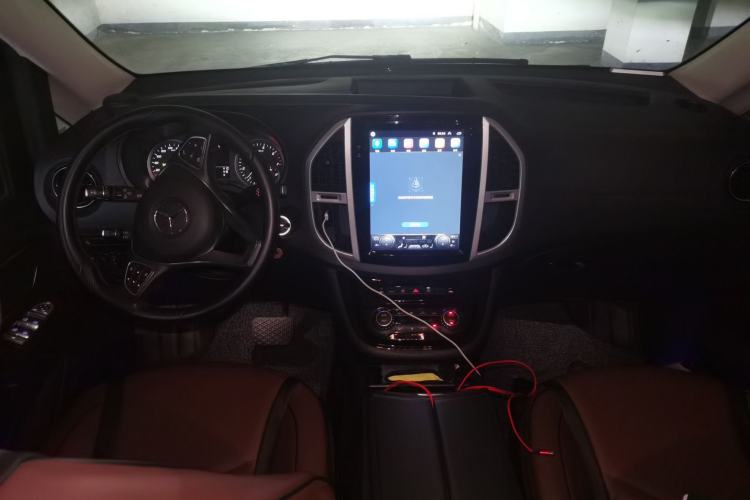 Used Mercedes-Benz Vito 2021 2.0T Business Version 7 Seats Center Console