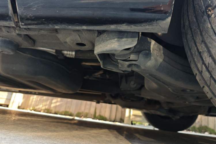 Used Mercedes-Benz Vito 2021 2.0T Business Version 7 Seats Chassis Rear Left