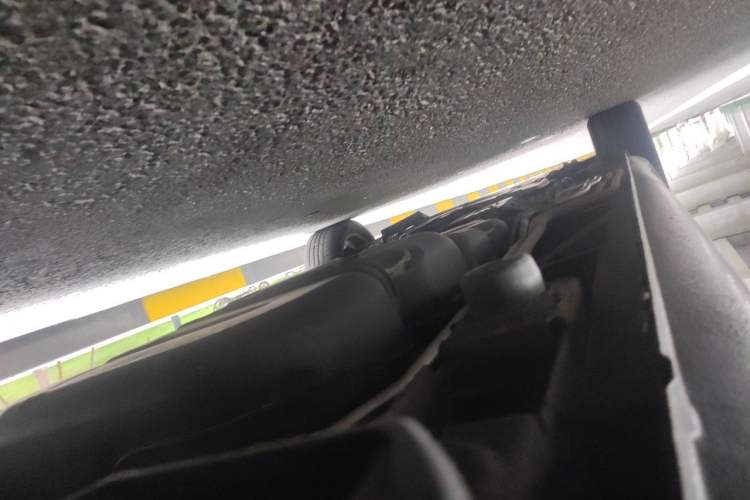 Used Mercedes-Benz Vito 2021 2.0T Elite Version 7 Seats Chassis Rear Left