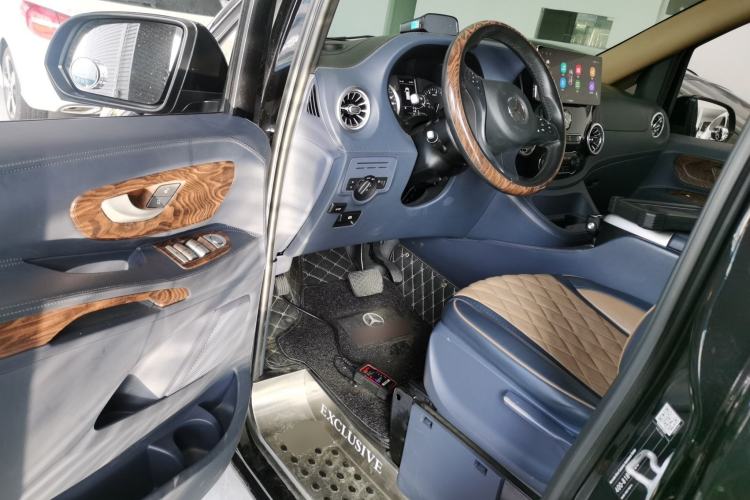 Used Mercedes-Benz Vito 2021 2.0T Elite Version 7 Seats Driver Seat