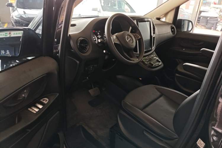 Used Mercedes-Benz Vito 2021 2.0T Elite Version 7 Seats Driver Seat