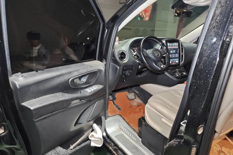 Used Mercedes-Benz Vito 2021 2.0T Business Version 7 Seats Driver Seat