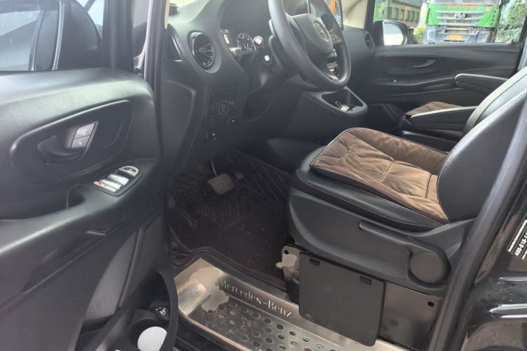 Used Mercedes-Benz Vito 2021 2.0T Elite Version 7 Seats Driver Seat