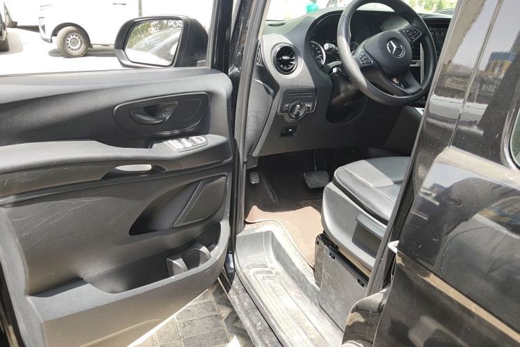 Used Mercedes-Benz Vito 2021 2.0T Elite Version 7 Seats Driver Seat
