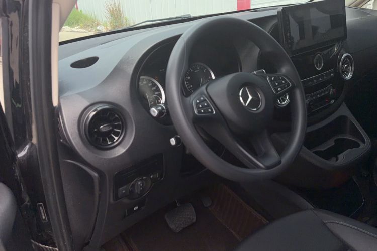 Used Mercedes-Benz Vito 2021 2.0T Elite Version 7 Seats Driver Seat