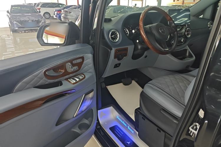 Used Mercedes-Benz Vito 2021 2.0T Business Version 7 Seats Driver Seat