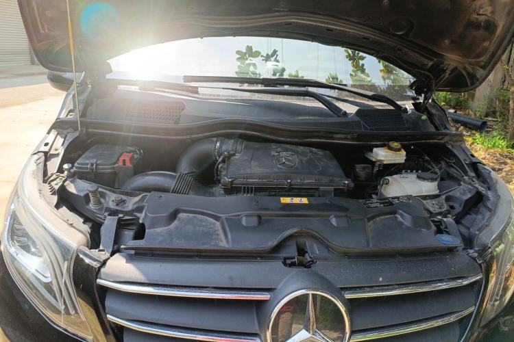 Used Mercedes-Benz Vito 2021 2.0T Elite Version 7 Seats Engine Bay