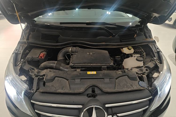 Used Mercedes-Benz Vito 2021 2.0T Elite Version 7 Seats Engine Bay
