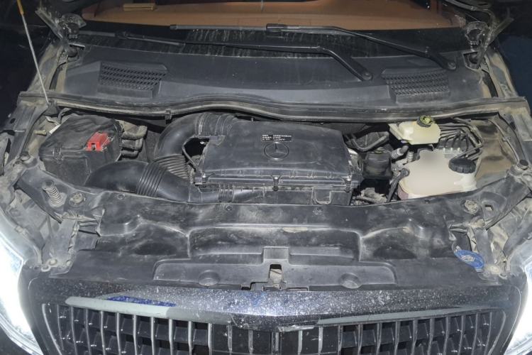 Used Mercedes-Benz Vito 2021 2.0T Elite Version 7 Seats Engine Bay