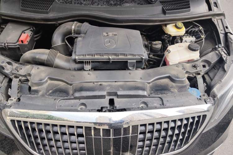 Used Mercedes-Benz Vito 2021 2.0T Business Version 7 Seats Engine Bay