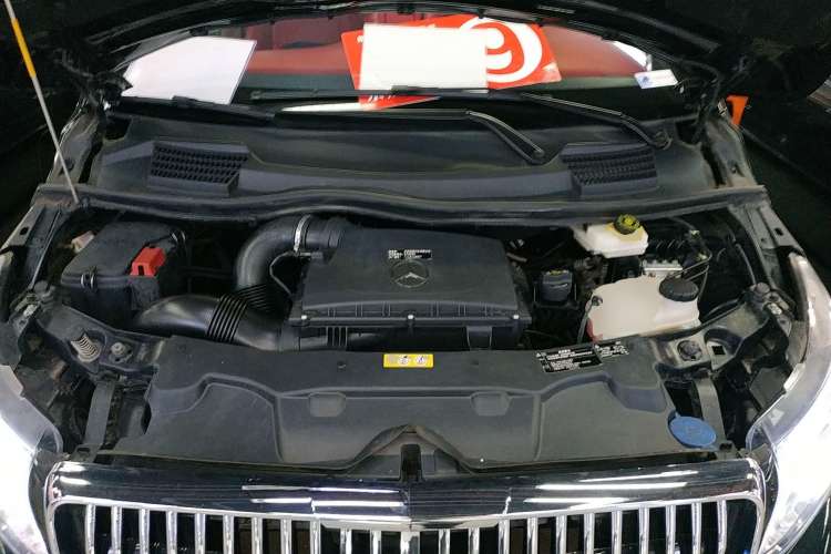 Used Mercedes-Benz Vito 2021 2.0T Business Version 7 Seats Engine Bay