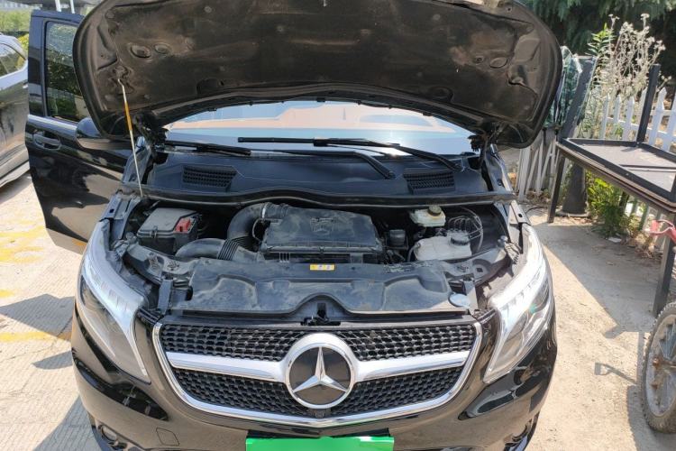 Used Mercedes-Benz Vito 2021 2.0T Elite Version 7 Seats Engine Bay