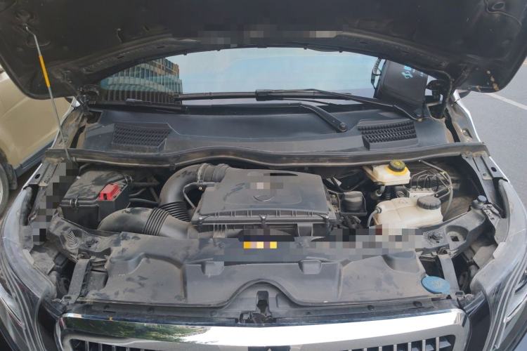 Used Mercedes-Benz Vito 2021 2.0T Elite Version 7 Seats Engine Bay