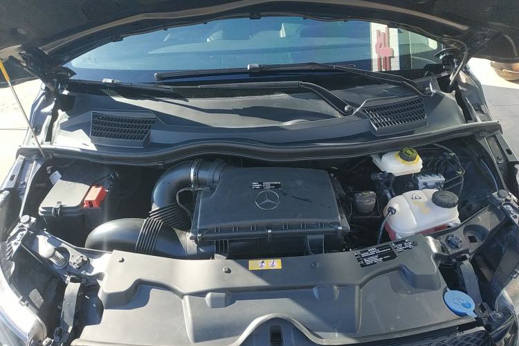 Used Mercedes-Benz Vito 2021 2.0T Elite Version 7 Seats Engine Bay
