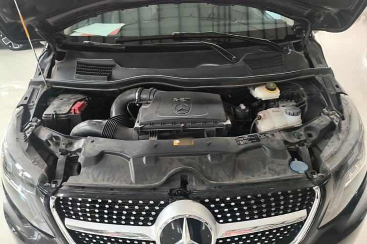 Used Mercedes-Benz Vito 2021 2.0T Elite Version 7 Seats Engine Bay