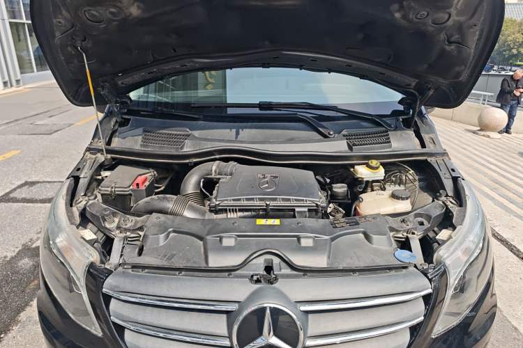 Used Mercedes-Benz Vito 2021 2.0T Elite Version 7 Seats Engine Bay