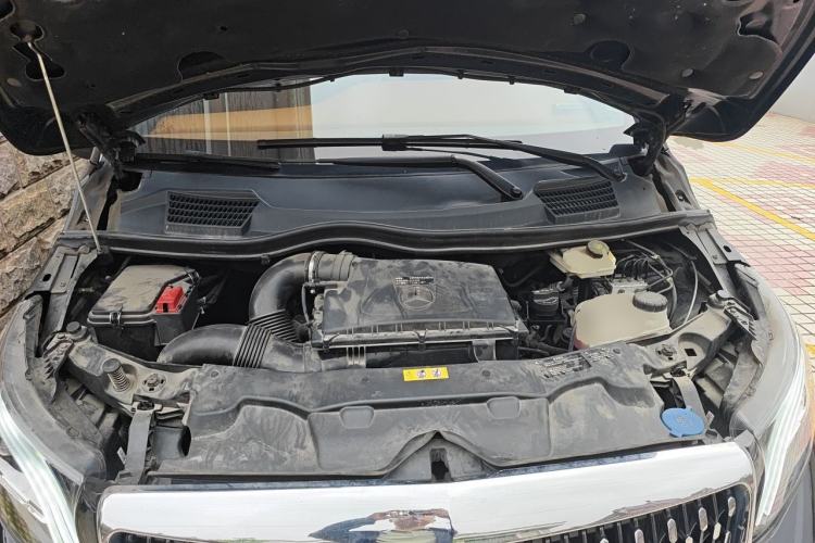 Used Mercedes-Benz Vito 2021 2.0T Elite Version 7 Seats Engine Bay