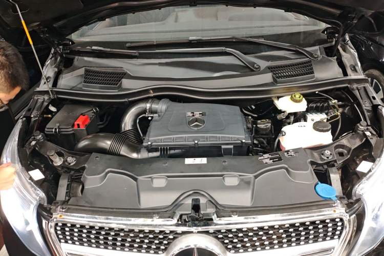 Used Mercedes-Benz Vito 2021 2.0T Elite Version 7 Seats Engine Bay