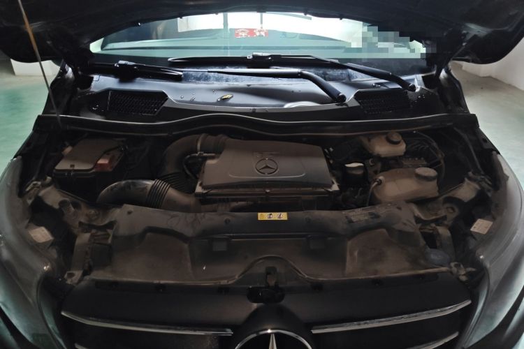 Used Mercedes-Benz Vito 2021 2.0T Business Version 7 Seats Engine Bay