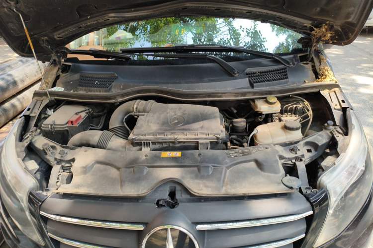 Used Mercedes-Benz Vito 2021 2.0T Elite Version 7 Seats Engine Bay
