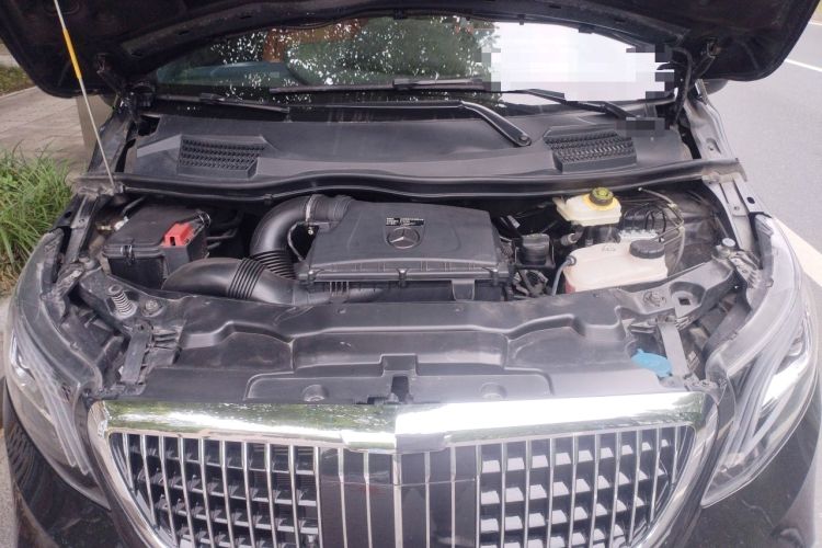 Used Mercedes-Benz Vito 2021 2.0T Elite Version 7 Seats Engine Bay