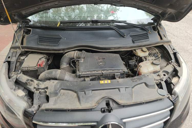 Used Mercedes-Benz Vito 2021 2.0T Business Version 7 Seats Engine Bay