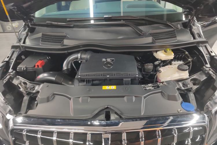 Used Mercedes-Benz Vito 2021 2.0T Elite Version 7 Seats Engine Bay