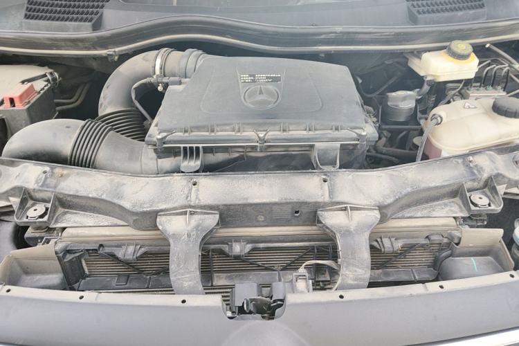 Used Mercedes-Benz Vito 2021 2.0T Elite Version 7 Seats Engine Bay