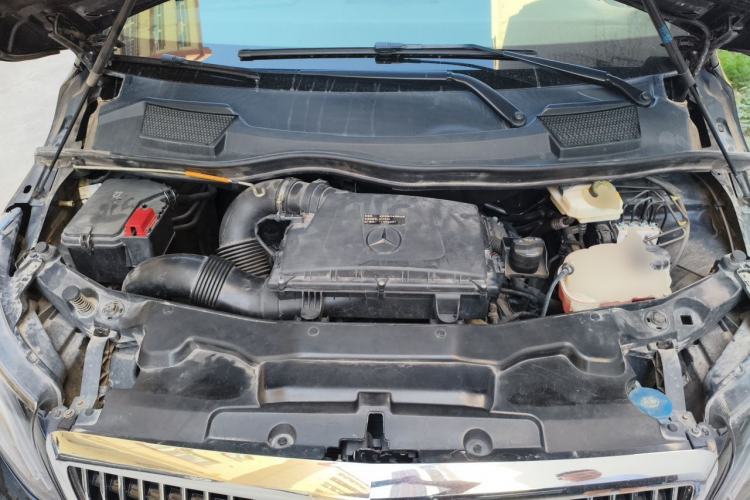 Used Mercedes-Benz Vito 2021 2.0T Elite Version 7 Seats Engine Bay