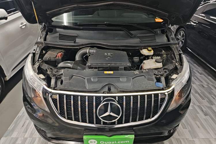 Used Mercedes-Benz Vito 2021 2.0T Elite Version 7 Seats Engine Bay