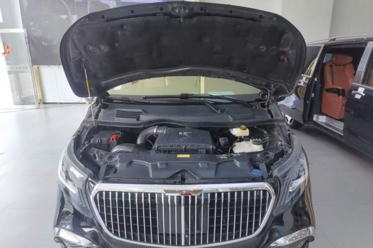 Used Mercedes-Benz Vito 2021 2.0T Business Version 7 Seats Engine Bay