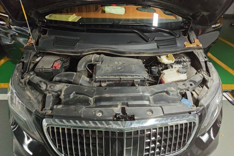 Used Mercedes-Benz Vito 2021 2.0T Elite Version 7 Seats Engine Bay
