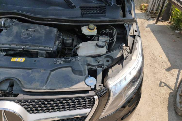 Used Mercedes-Benz Vito 2021 2.0T Elite Version 7 Seats Engine Bay Left