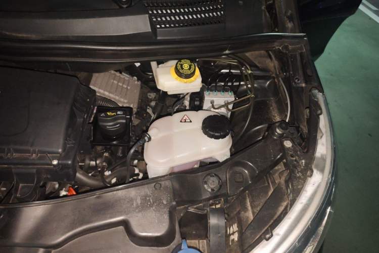 Used Mercedes-Benz Vito 2021 2.0T Business Version 7 Seats Engine Bay Left