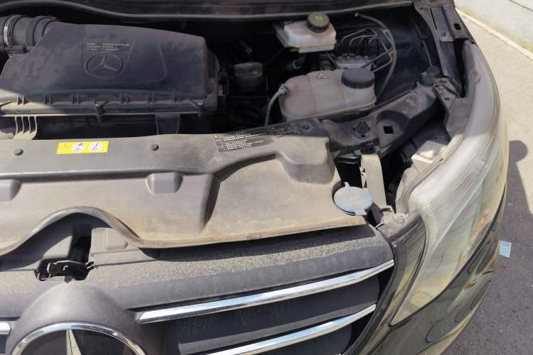 Used Mercedes-Benz Vito 2021 2.0T Elite Version 7 Seats Engine Bay Left