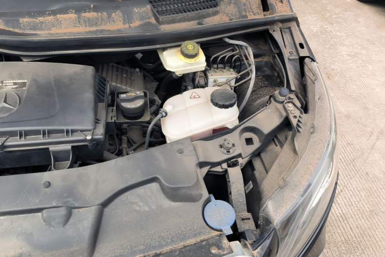 Used Mercedes-Benz Vito 2021 2.0T Elite Version 7 Seats Engine Bay Left