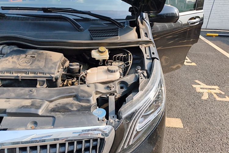 Used Mercedes-Benz Vito  Engine Bay Left