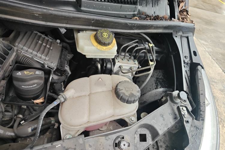 Used Mercedes-Benz Vito 2021 2.0T Elite Version 7 Seats Engine Bay Left