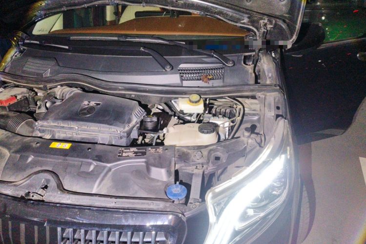 Used Mercedes-Benz Vito 2021 2.0T Business Version 7 Seats Engine Bay Left
