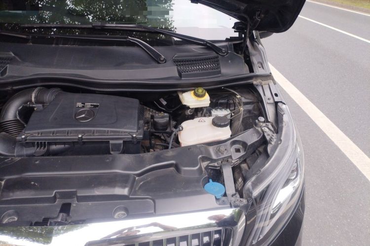 Used Mercedes-Benz Vito 2021 2.0T Elite Version 7 Seats Engine Bay Left