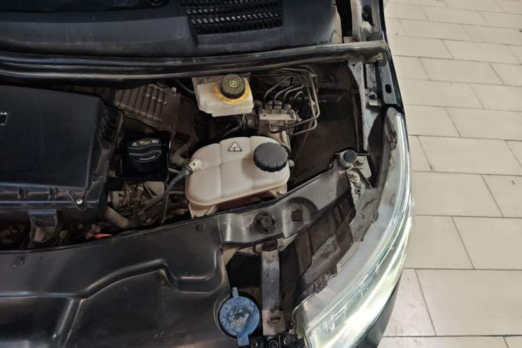 Used Mercedes-Benz Vito  Engine Bay Left