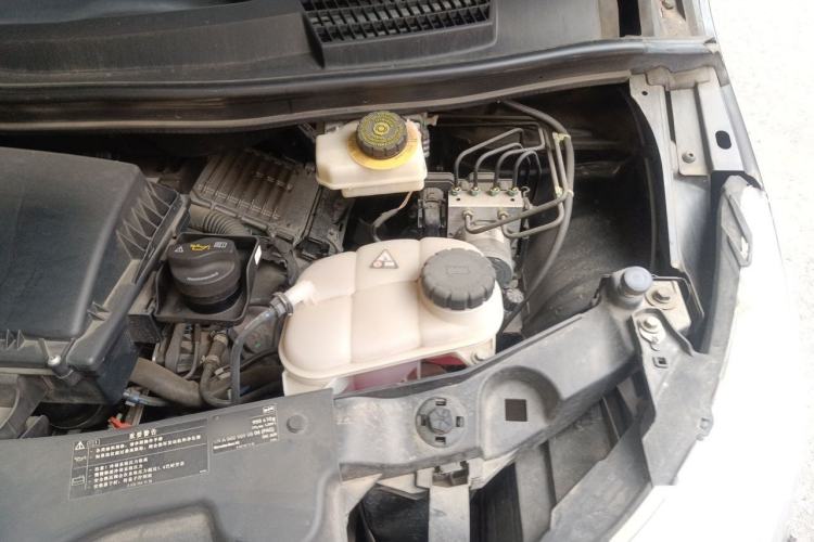 Used Mercedes-Benz Vito 2021 2.0T Elite Version 7 Seats Engine Bay Left